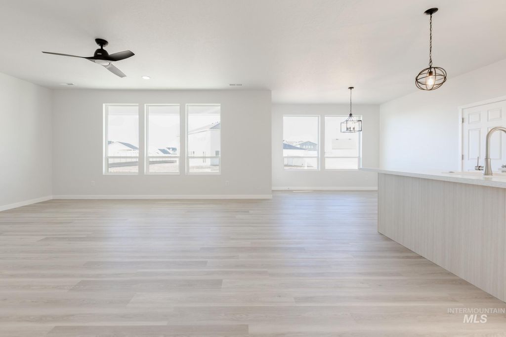 Photo of 17381 N Aspen Springs Way, Nampa, ID 83687 (MLS # 98970344)