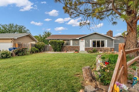 Photo of 850 Rosewood Dr, Twin Falls, ID 83301 (MLS # 98994277)