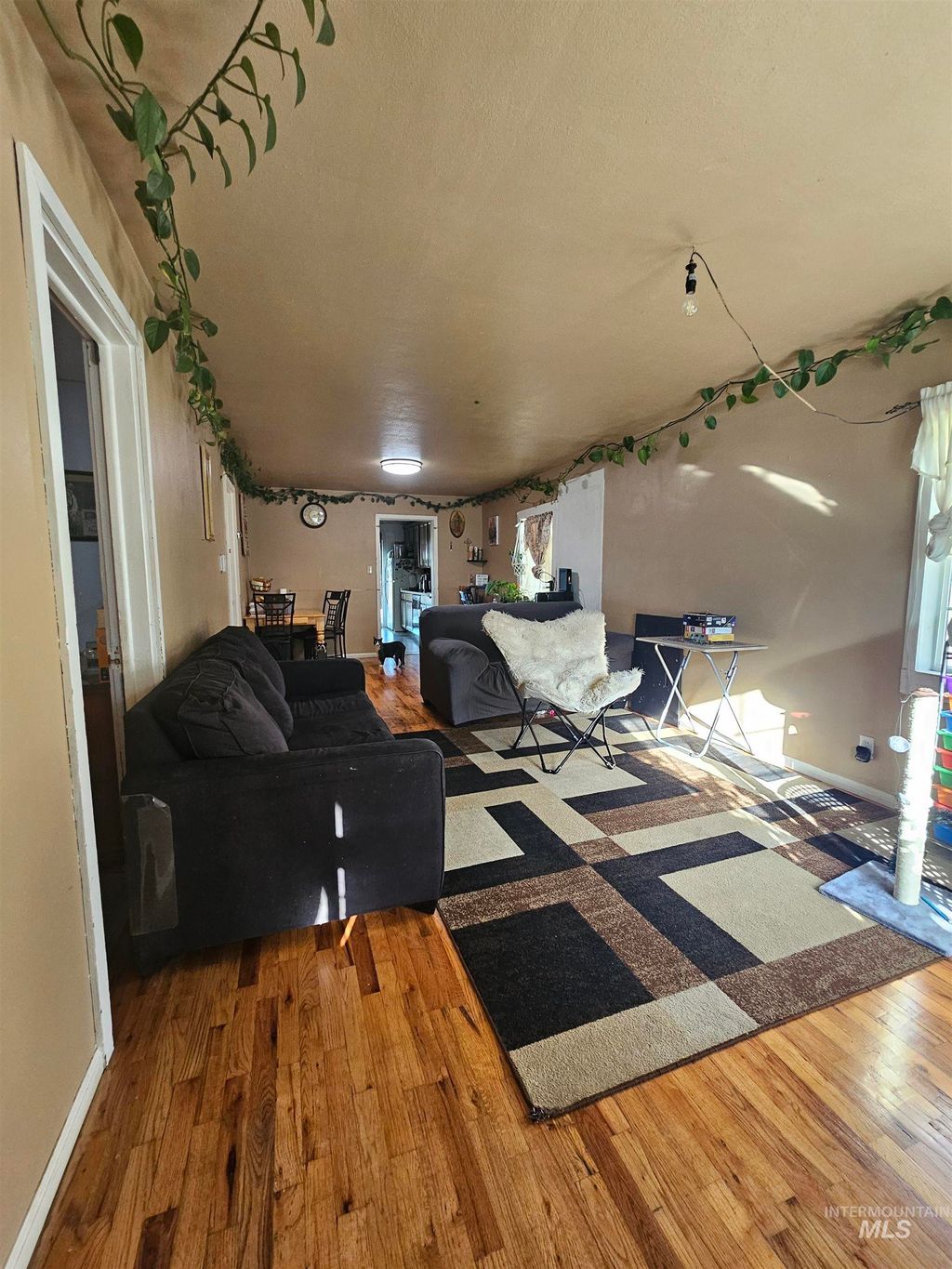 Photo of 1541 4th Avenue East Ave, Twin Falls, ID 83301 (MLS # 98970967)