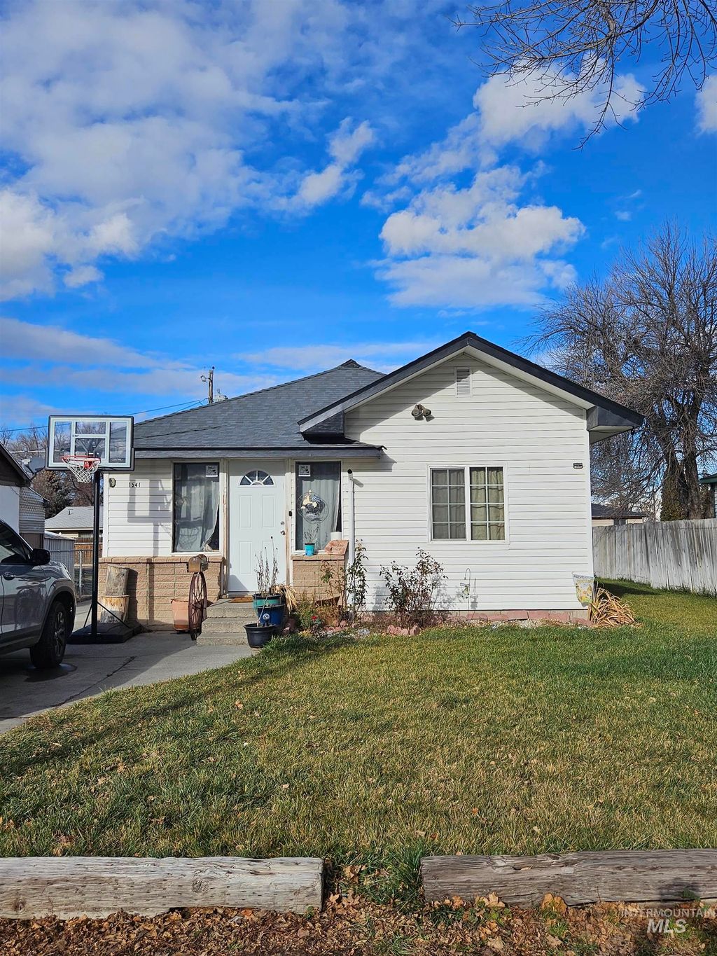 Photo of 1541 4th Avenue East Ave, Twin Falls, ID 83301 (MLS # 98970967)