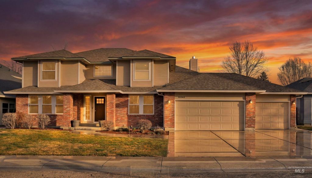 Photo of 10342 W Hinsdale Ct, Boise, ID 83704 (MLS # 98975781)