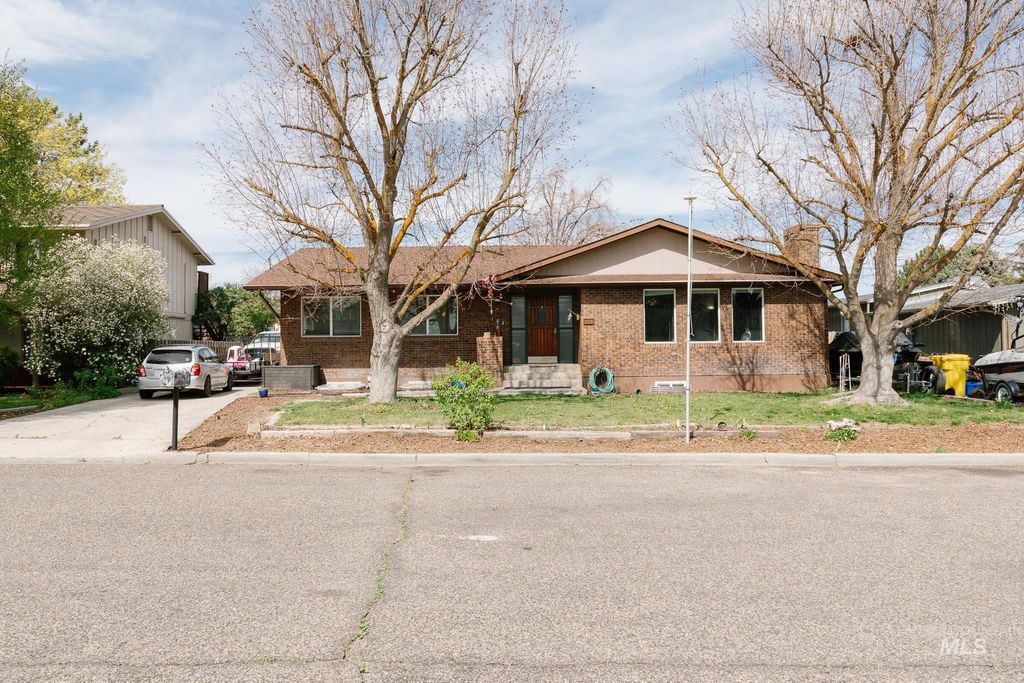 Photo of 1145 SW 11th Avenue, Ontario, OR 97914 (MLS # 98982792)