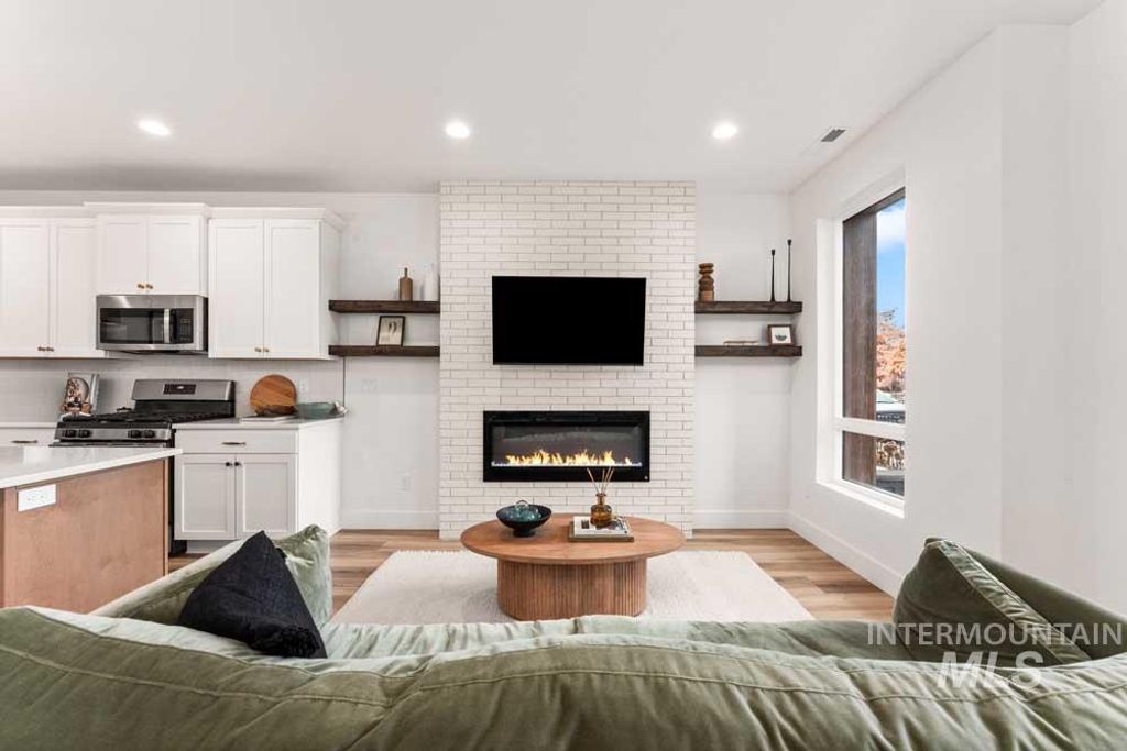 Photo of 374 E Presidio Ln, Eagle, ID 83616 (MLS # 98976864)