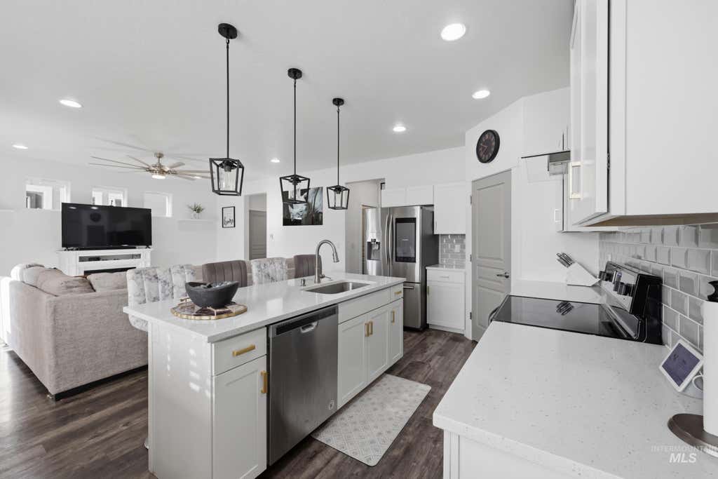 Photo of 1979 W Bella Lane, Nampa, ID 83651 (MLS # 98998838)