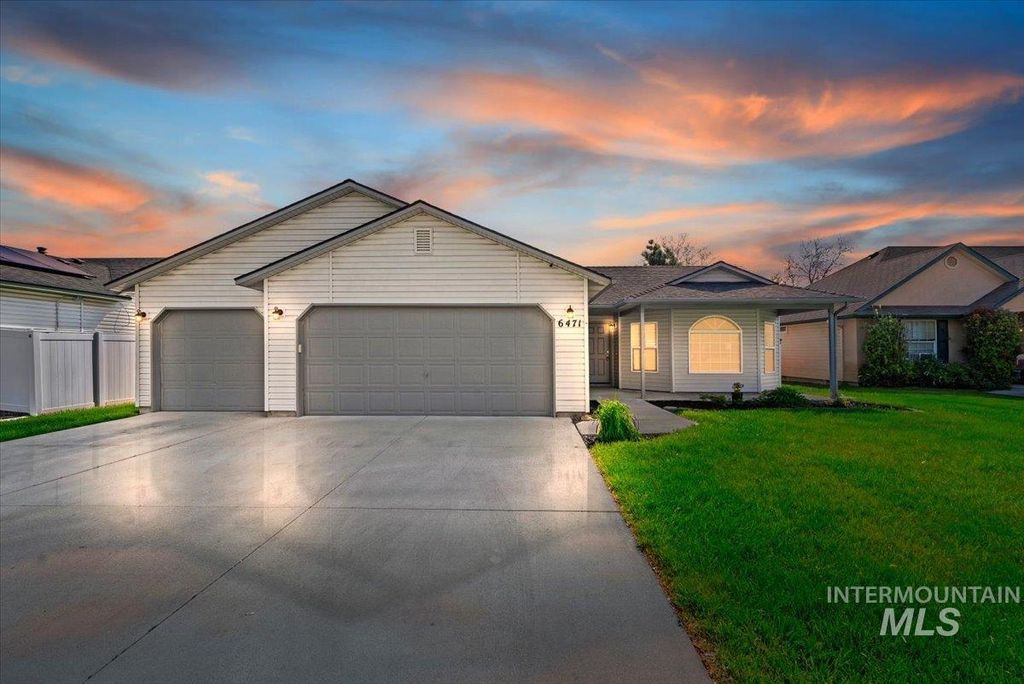 Photo of 6471 W Kangaroo Ct, Boise, ID 83714 (MLS # 98984253)