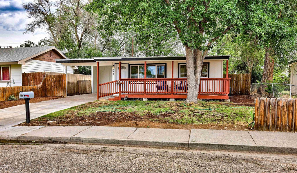 Photo of 655 S 13th, Mountain Home, ID 83647 (MLS # 98998921)