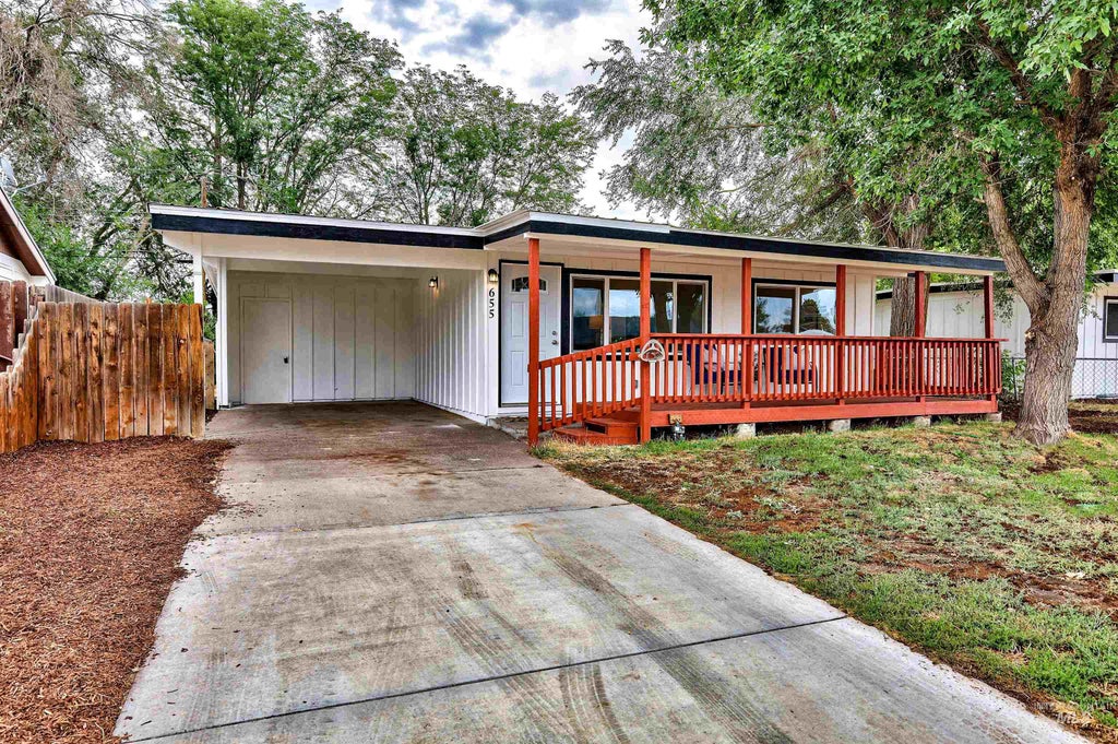 Photo of 655 S 13th, Mountain Home, ID 83647 (MLS # 98998921)