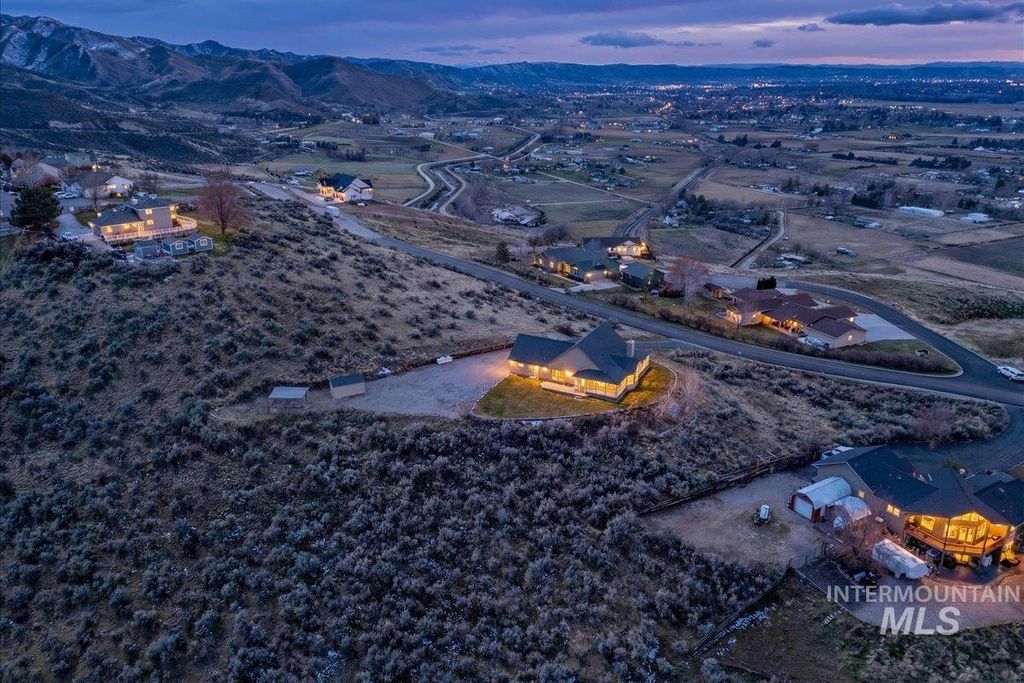 Photo of 2132 Corral Road, Emmett, ID 83617 (MLS # 98975596)