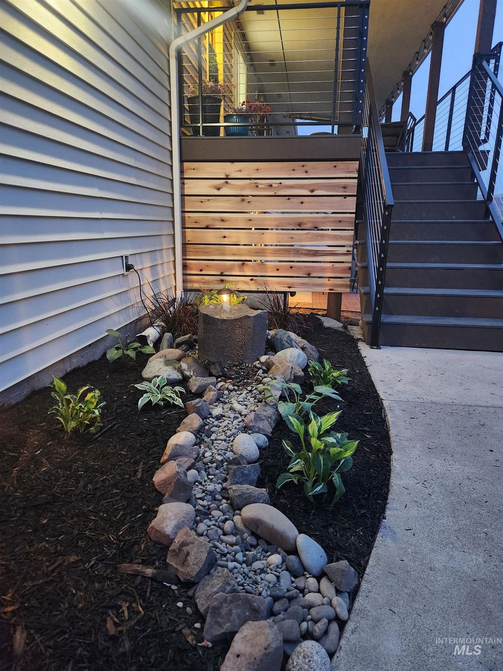 Photo of 940 Coulter Ln, Clarkston, WA 99403 (MLS # 98968828)