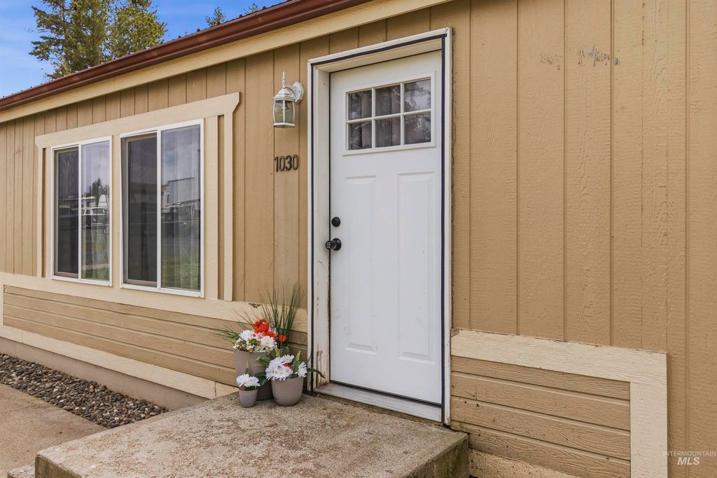 Photo of 1030 Helmer Ln, Deary, ID 83823 (MLS # 98984865)