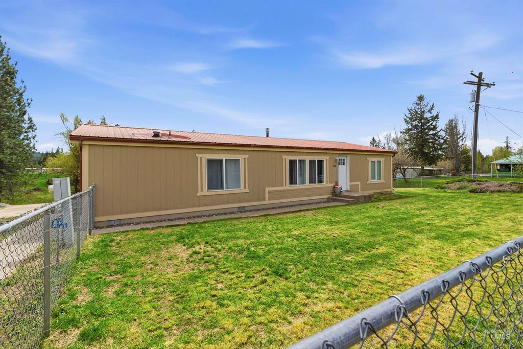 Photo of 1030 Helmer Ln, Deary, ID 83823 (MLS # 98984865)