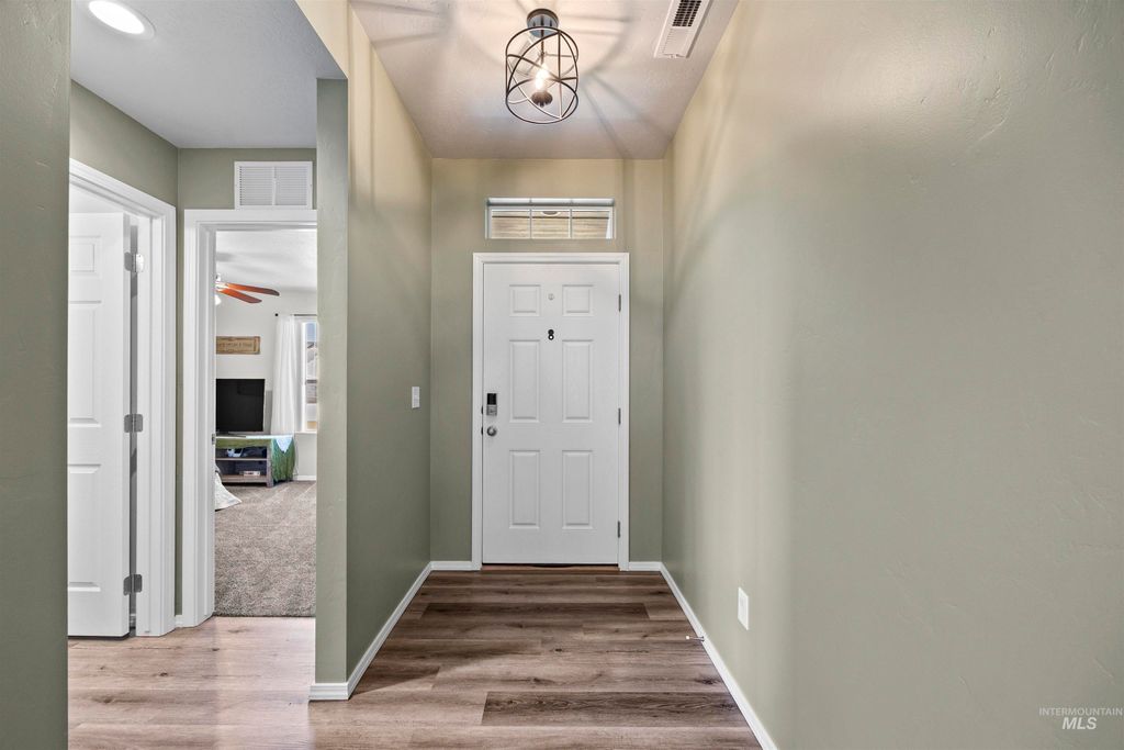 Photo of 4914 Endicott Dr, Caldwell, NA 86605 (MLS # 98986151)