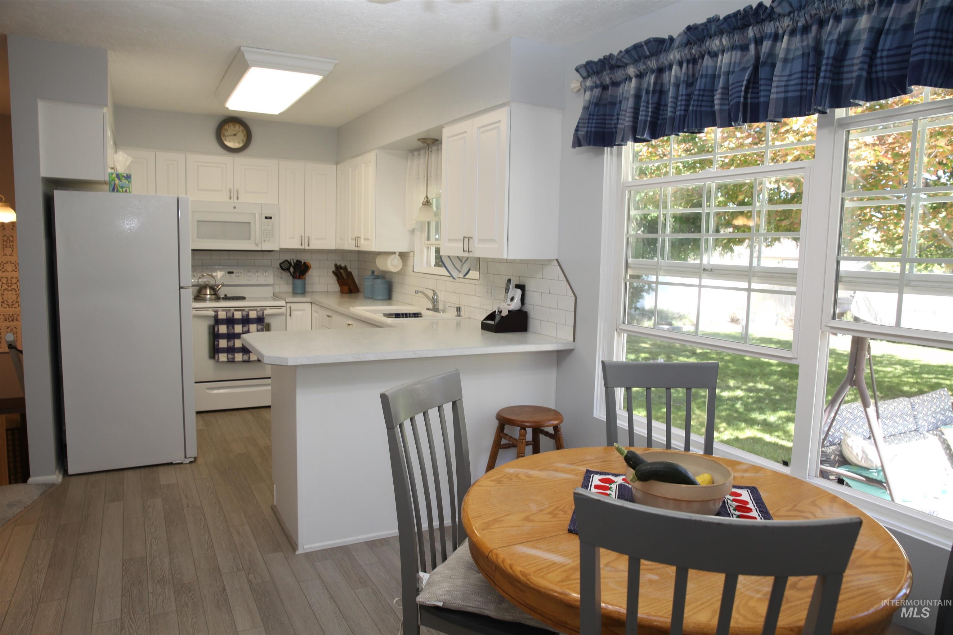 Twin Falls, Idaho 83301, United States, 4 Bedrooms Bedrooms, ,2 BathroomsBathrooms,Residential,Active,216791