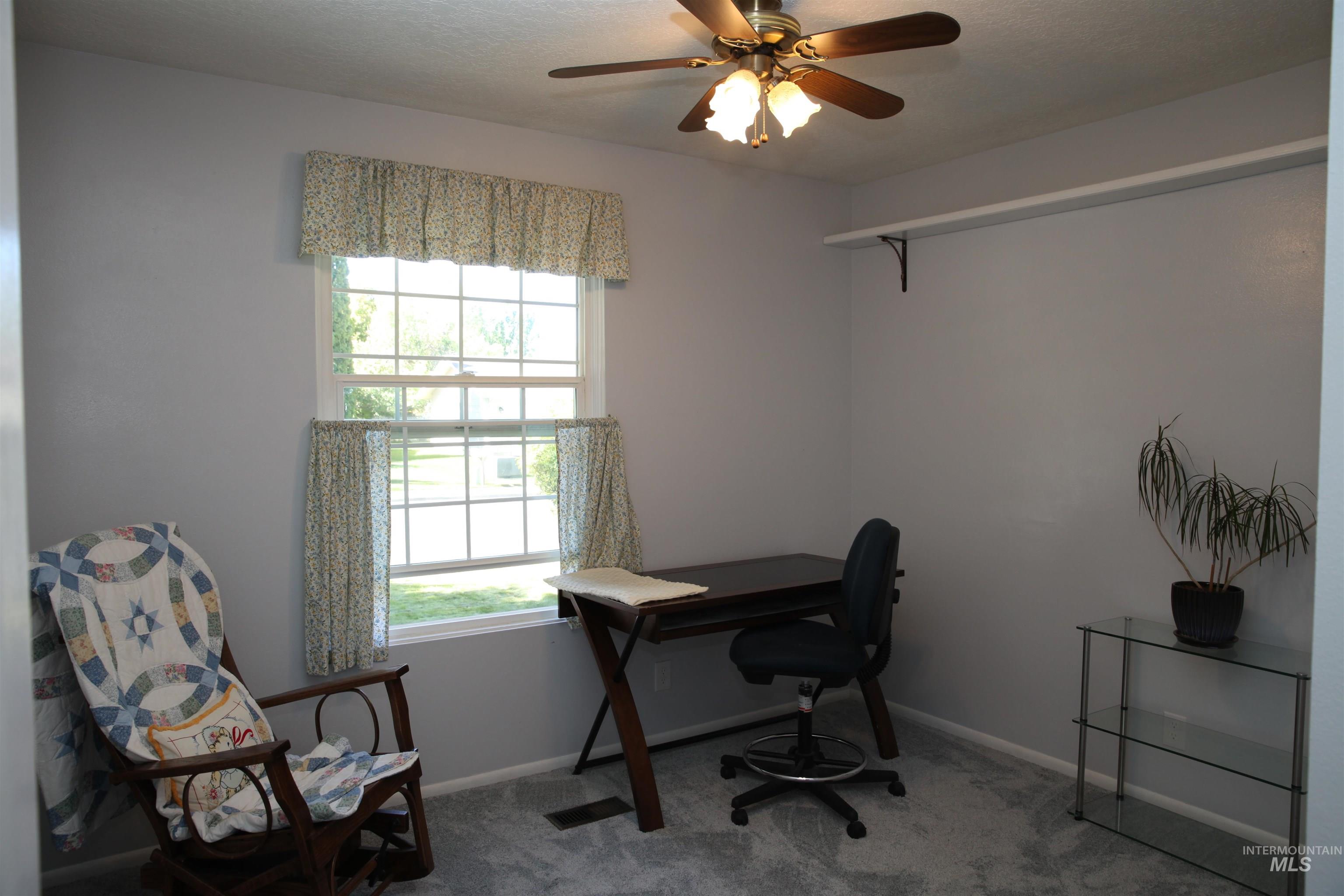 Twin Falls, Idaho 83301, United States, 4 Bedrooms Bedrooms, ,2 BathroomsBathrooms,Residential,Active,216791