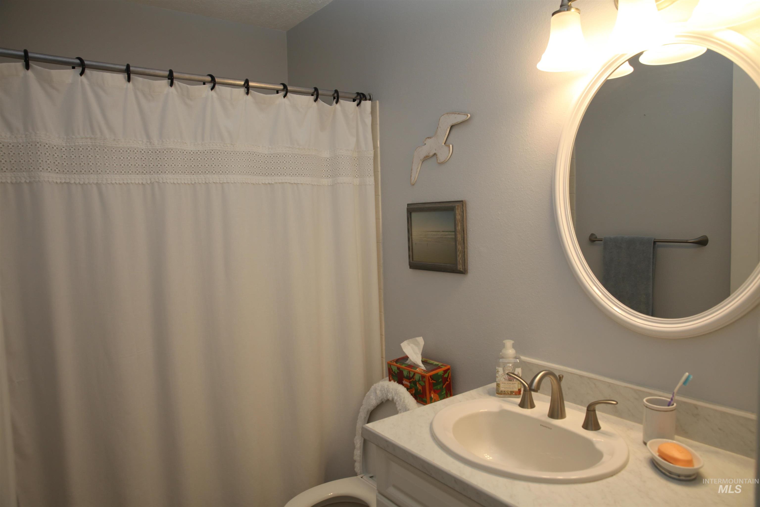 Twin Falls, Idaho 83301, United States, 4 Bedrooms Bedrooms, ,2 BathroomsBathrooms,Residential,Active,216791