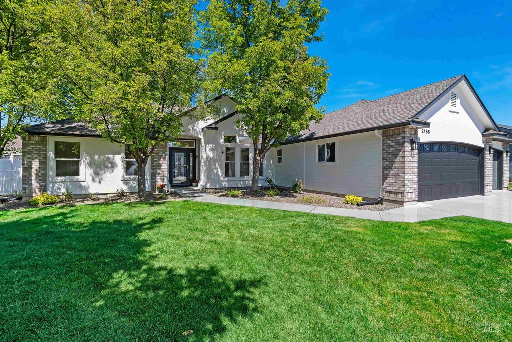 Photo of 2188 E Skokie Dr, Eagle, ID 83616 (MLS # 98985329)