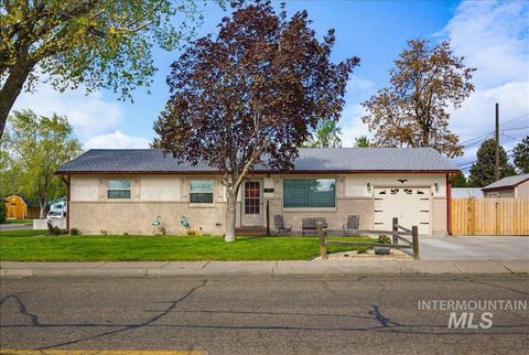 1205 N 6th E Mountain Home ID 83647