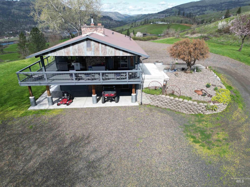 Photo of 131 Beaver Nob Dr, Kamiah, ID 83536 (MLS # 98980722)