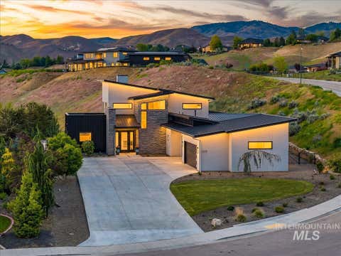 Photo of 4219 N Goshawk Way, Boise, ID 83703 (MLS # 98987249)