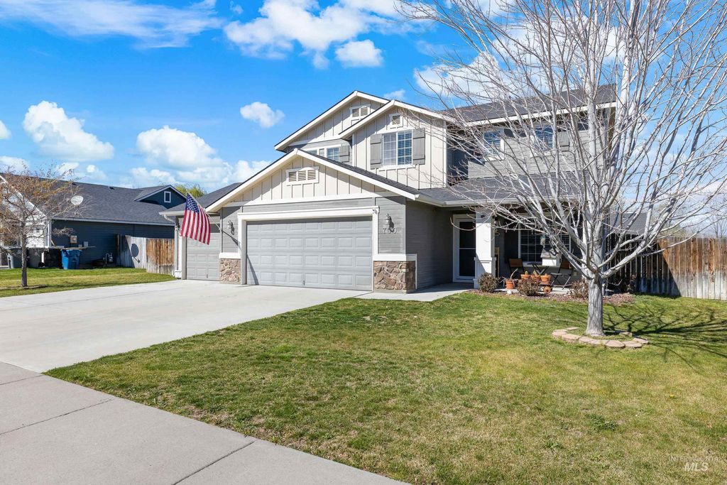 Photo of 700 SW Panner St, Mountain Home, ID 83647 (MLS # 98982300)