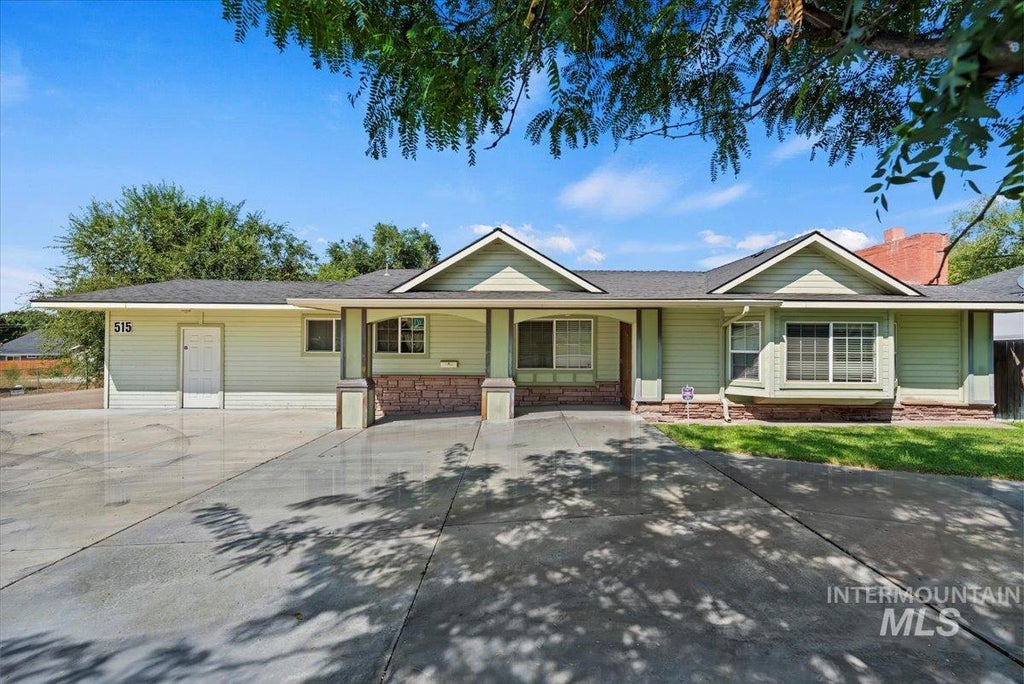 Photo of 515 N 16th Ave, Nampa, ID 83687 (MLS # 99003672)