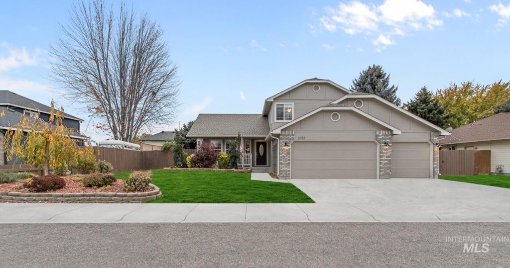 Photo of 2055 W Sunny Slope Dr, Meridian, ID 83642 (MLS # 98968926)