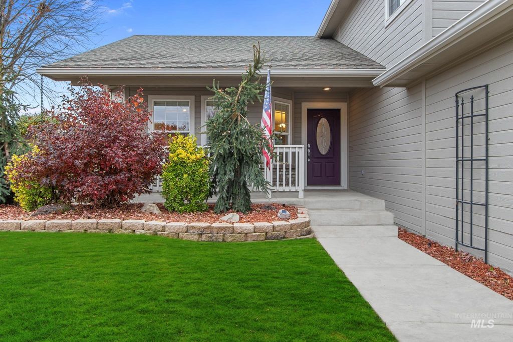 Photo of 2055 W Sunny Slope Dr, Meridian, ID 83642 (MLS # 98968926)