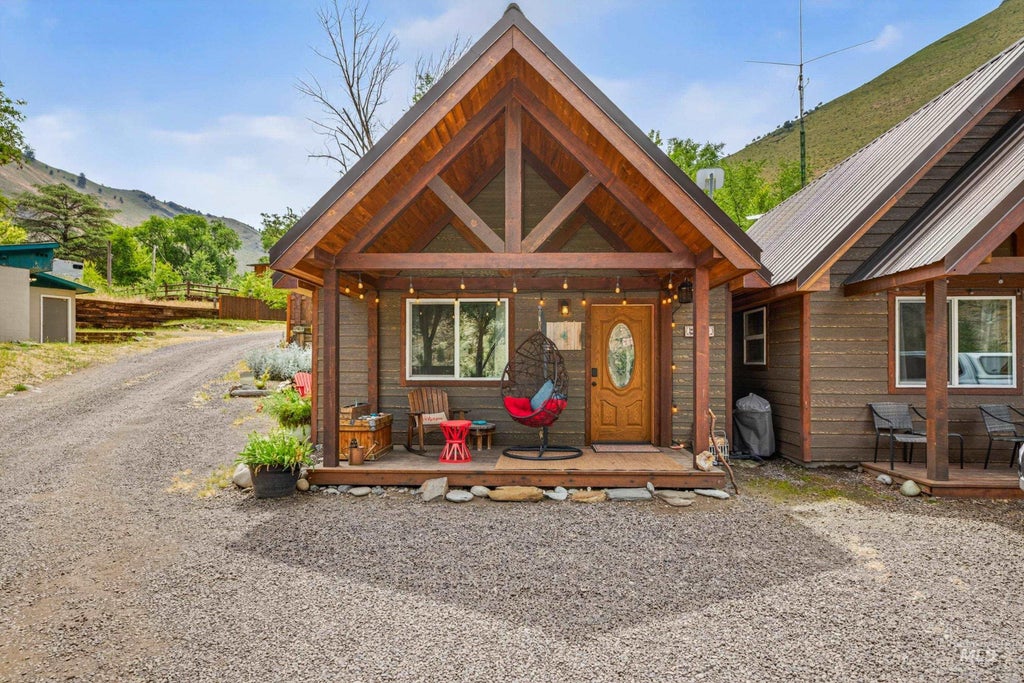 Photo of 1432 Salmon Drive, Riggins, ID 83549 (MLS # 98988543)