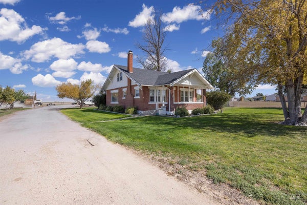 4574 BENNETT RD, KUNA, ID 83634 - Image 658b32e2d2465fc9b2dec8cd45085501/2390576154