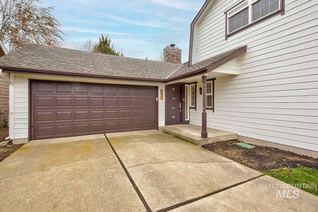 Photo of 245 W Greensboro Ct, Boise, ID 83706 (MLS # 98980592)