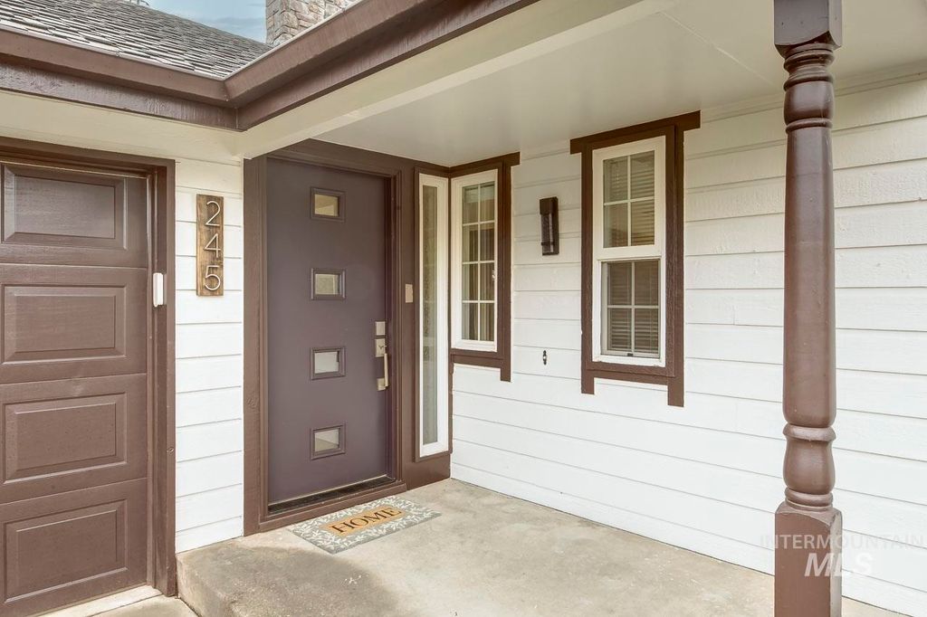 Photo of 245 W Greensboro Ct, Boise, ID 83706 (MLS # 98980592)