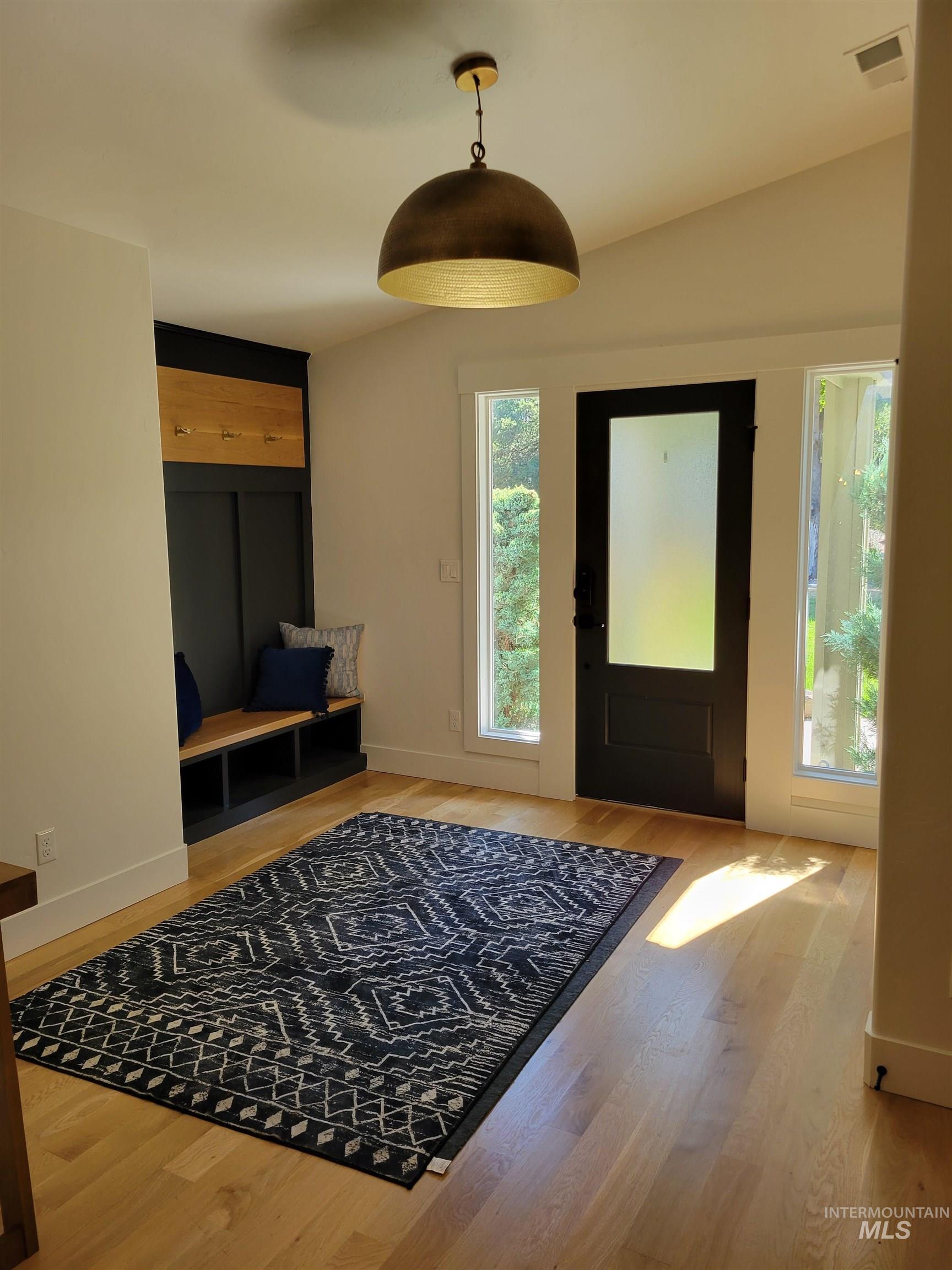 809 E Pennsylvania Dr