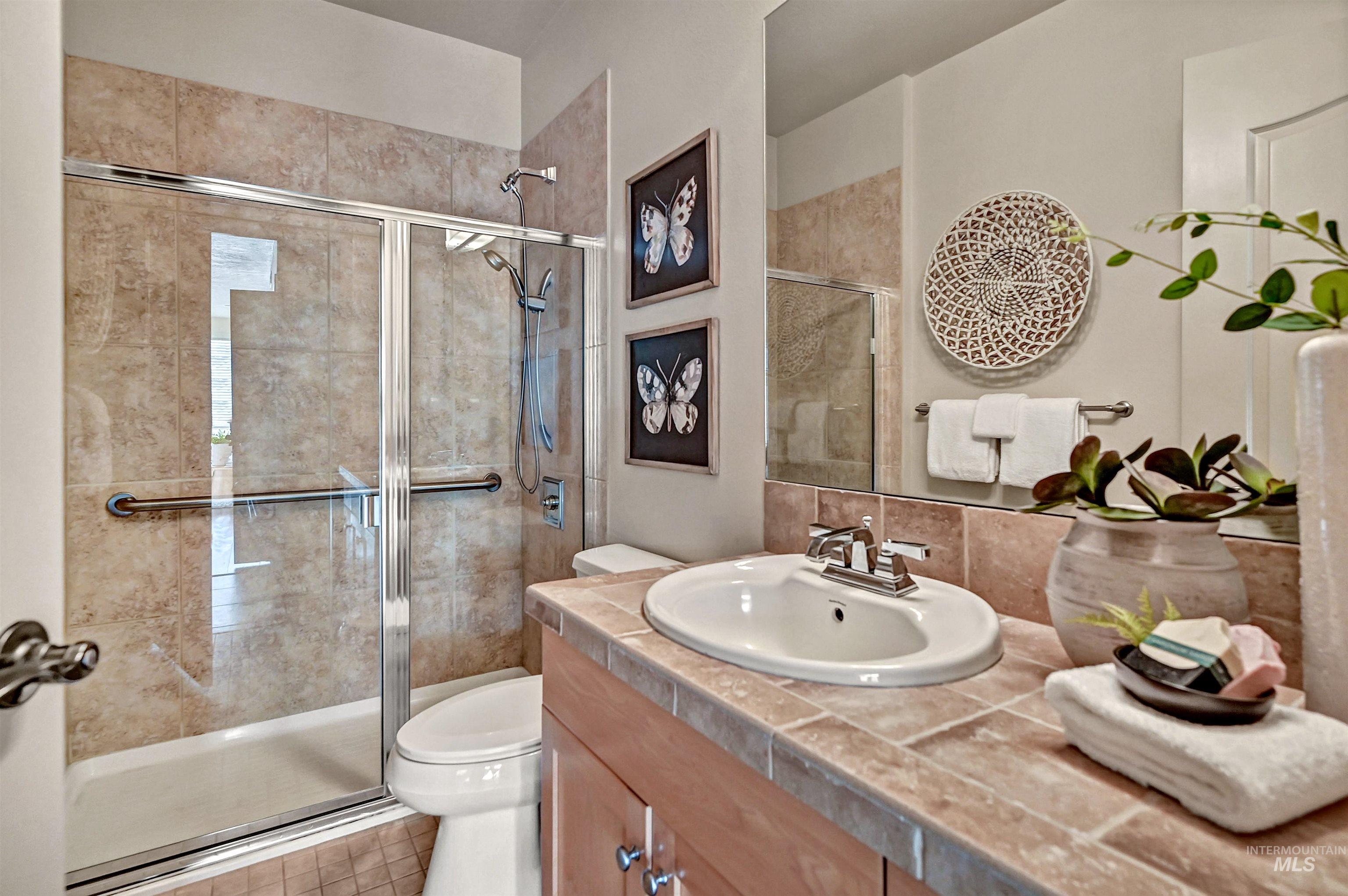 Fully tiled bath, easy-step tiled shower