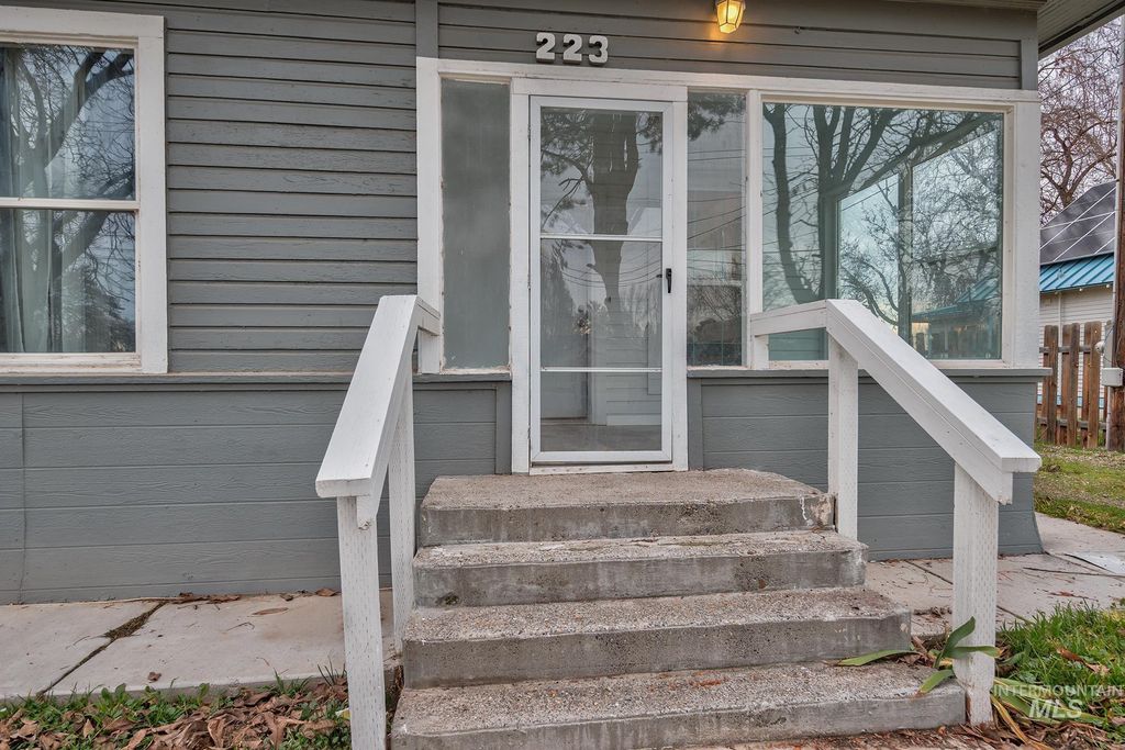 Photo of 223 W Blvd, New Plymouth, ID 83655 (MLS # 98969677)