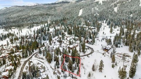 Photo of 484 Whitewater Drive, Donnelly, ID 83615 (MLS # 98971922)