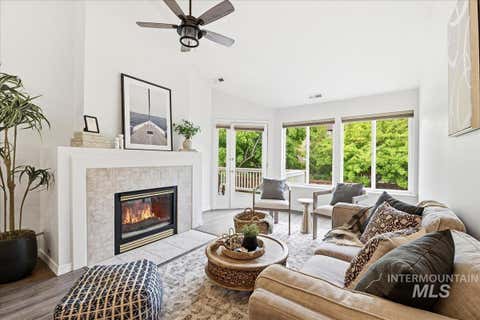 Photo of 5146 S Surprise Way, #203 WAY, Boise, ID 83716 (MLS # 98984166)