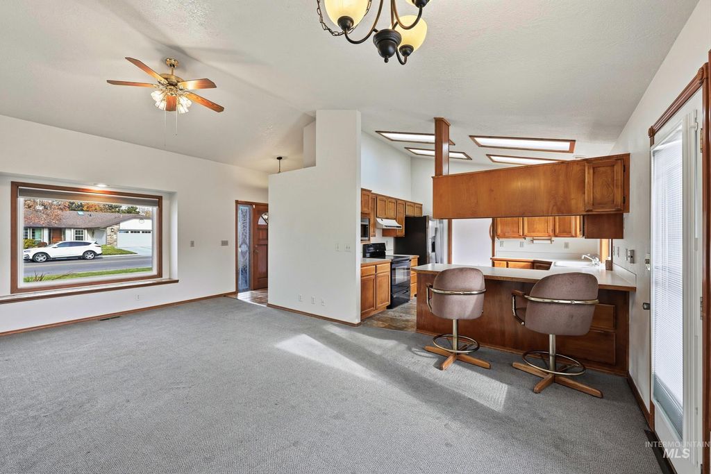 Photo of 9807 Edna St, Boise, ID 83704 (MLS # 98967417)