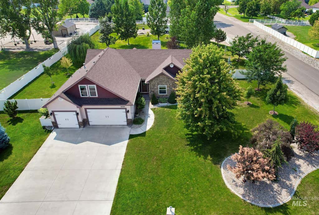 Photo of 15585 Moonstruck Dr, Caldwell, ID 83607 (MLS # 98995923)