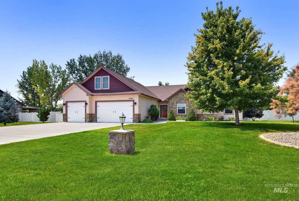 Photo of 15585 Moonstruck Dr, Caldwell, ID 83607 (MLS # 98995923)