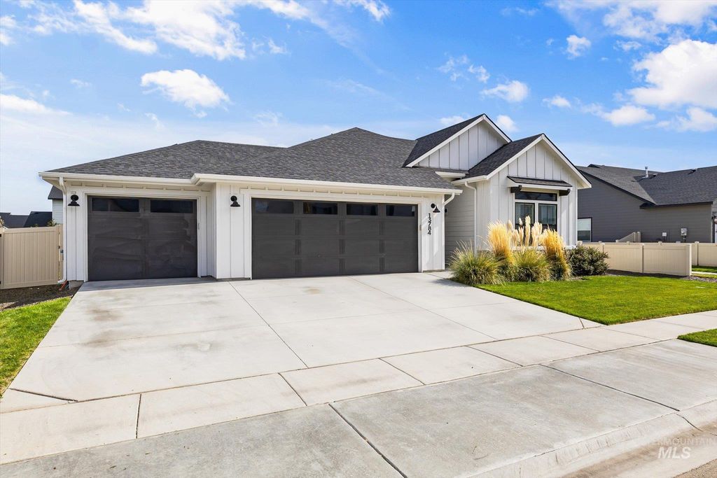 Photo of 13784 S Sonata Way, Nampa, ID 83651 (MLS # 98964290)