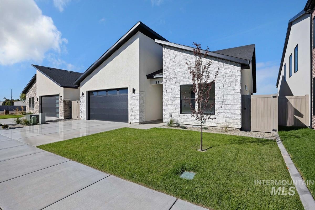 523 Canyon Falls Dr.