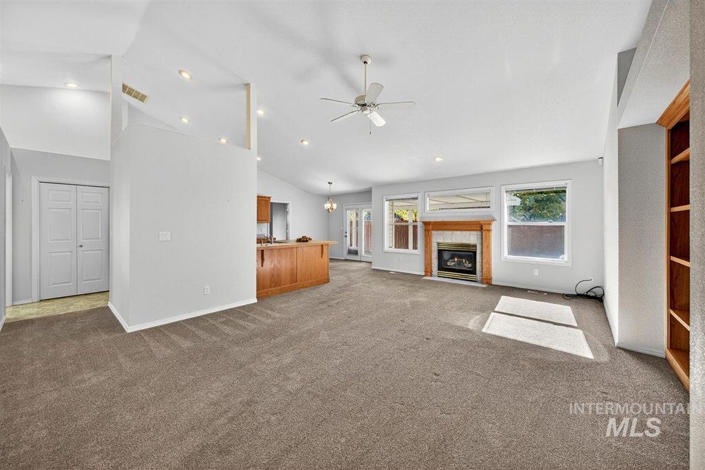 Photo of 1623 Thorn Creek Ct, Nampa, ID 83686 (MLS # 98966298)