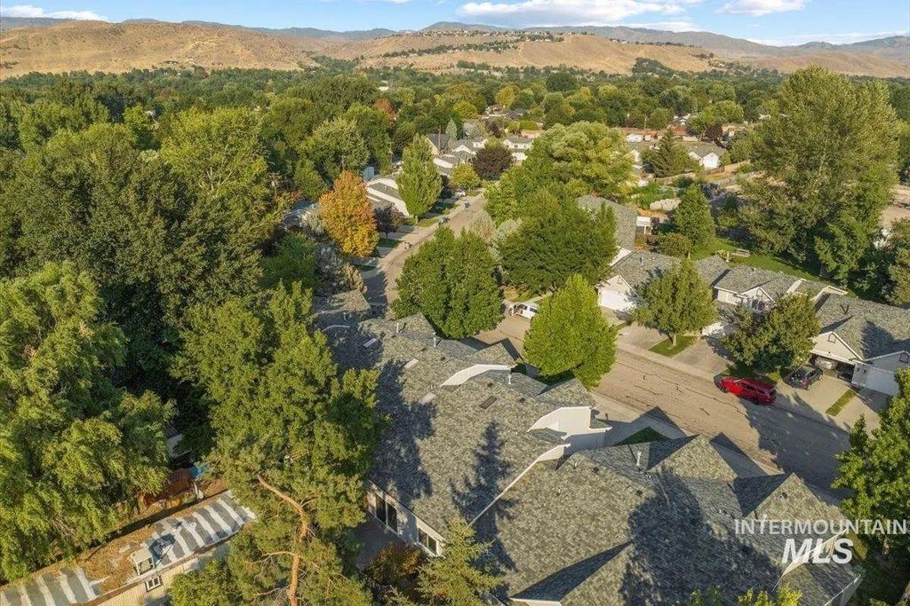 Photo of 4617 N Carlsbad Way, Boise, ID 83703 (MLS # 98977562)