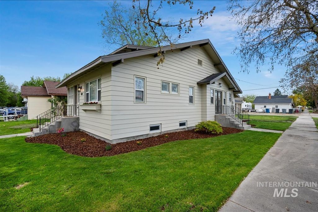 Photo of 424 6th Ave. S Ave, Nampa, ID 83651 (MLS # 98984297)
