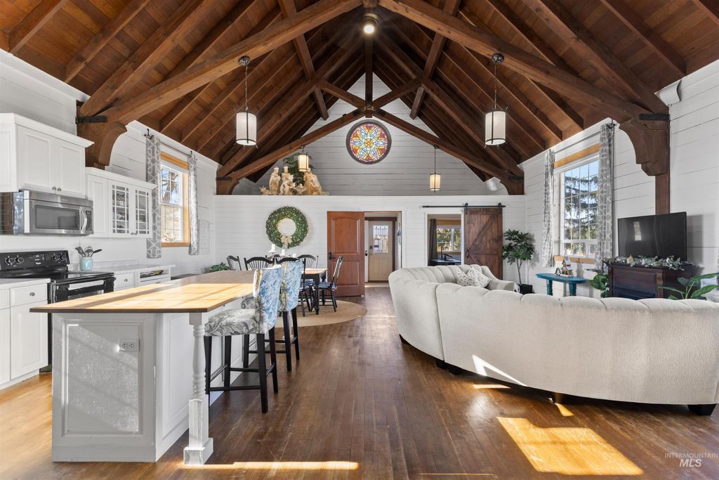 Photo of 712 N 4th St, Parma, ID 83660 (MLS # 98968968)