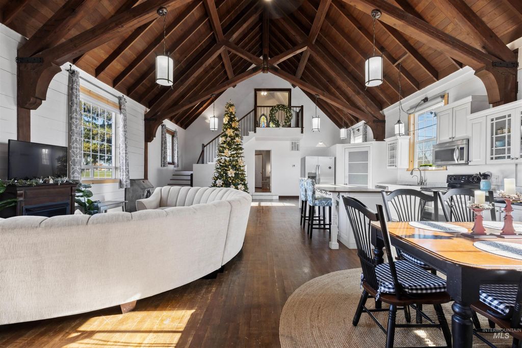 Photo of 712 N 4th St, Parma, ID 83660 (MLS # 98968968)