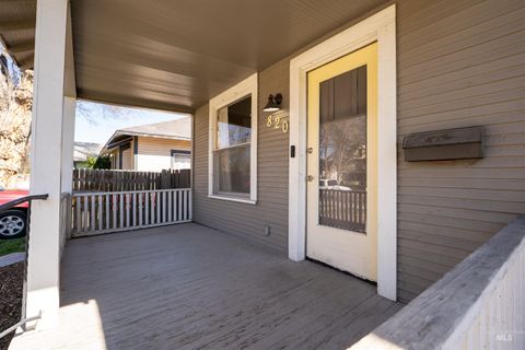 Photo of 820 11th Ave South Ave, Nampa, ID 83651 (MLS # 98978757)