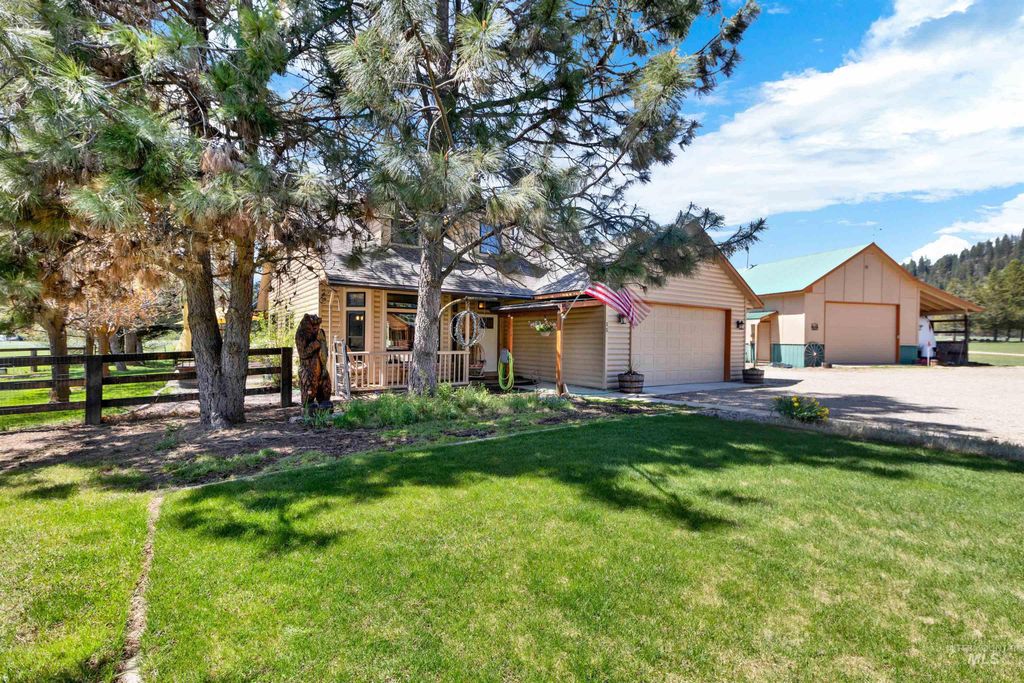 Photo of 15 Skyline Lane, Garden Valley, ID 83622 (MLS # 98975887)