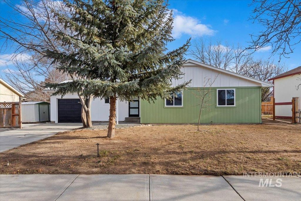 Photo of 1184 Starfire St, Twin Falls, ID 83301 (MLS # 98969351)