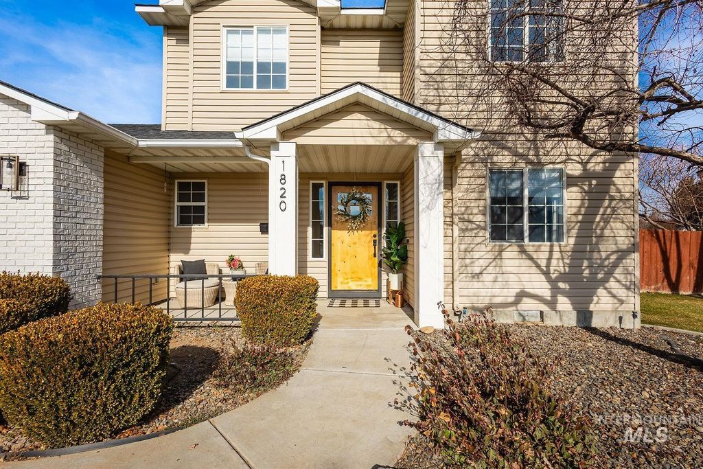 Photo of 1820 W Lotus Ponds Court, Nampa, ID 83651 (MLS # 98973827)